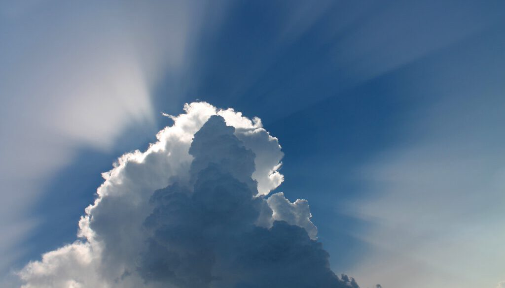 voel-jij-ook-die-donderwolk-terwijl-de-zon-schijnt