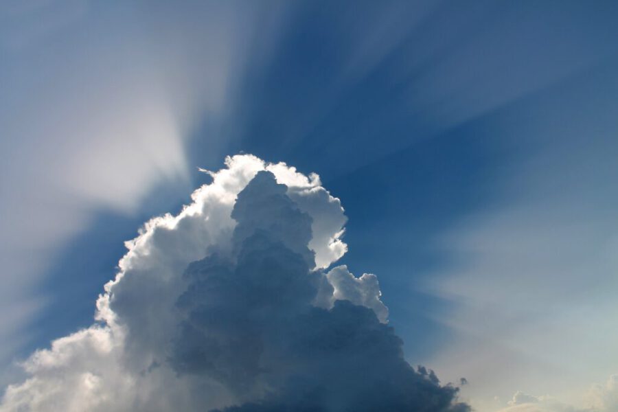 voel-jij-ook-die-donderwolk-terwijl-de-zon-schijnt